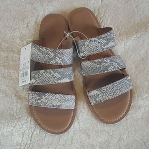 Universal Thread sandals
